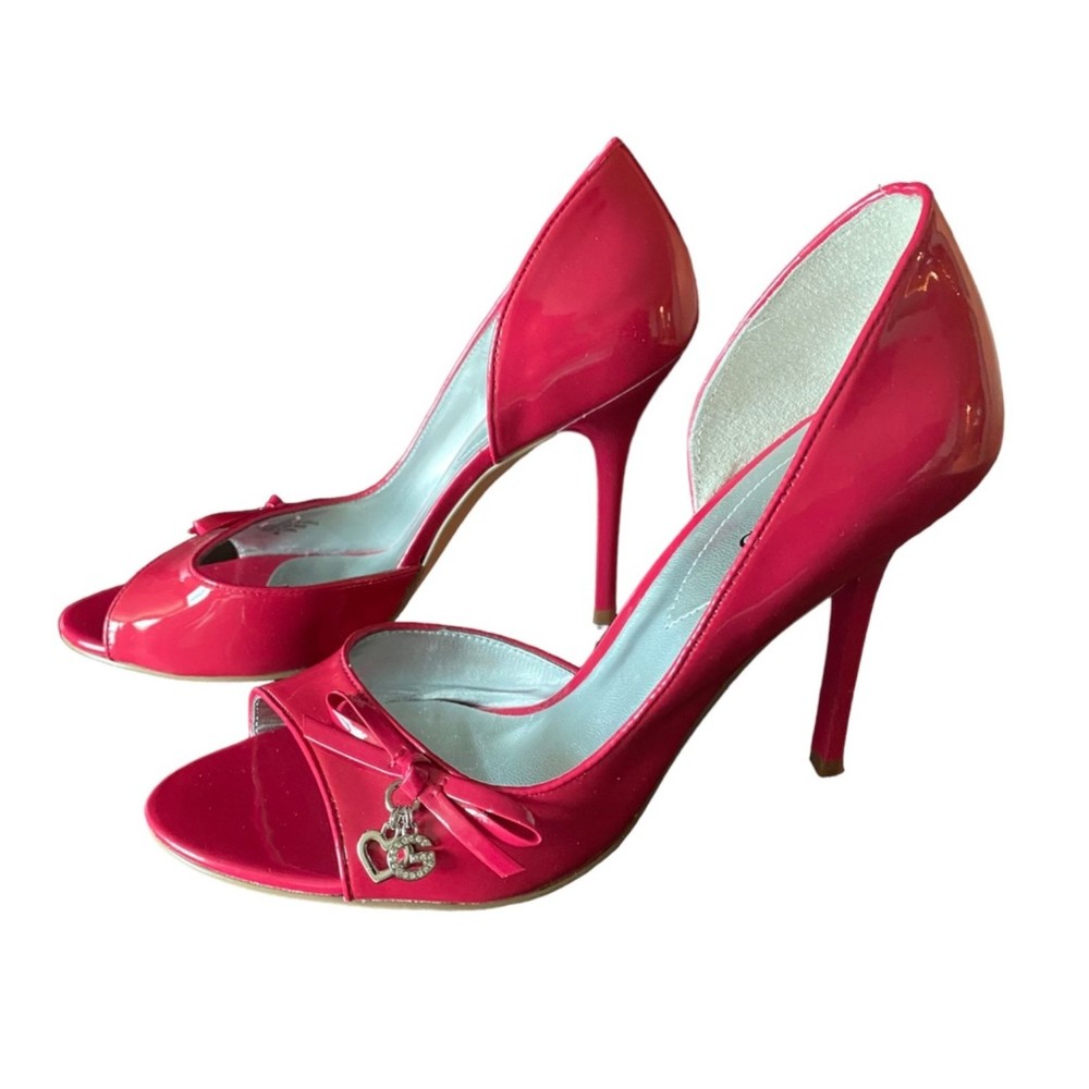 Guess Open Toe Heels Shoes with heart & logo accessories Size 7 Red